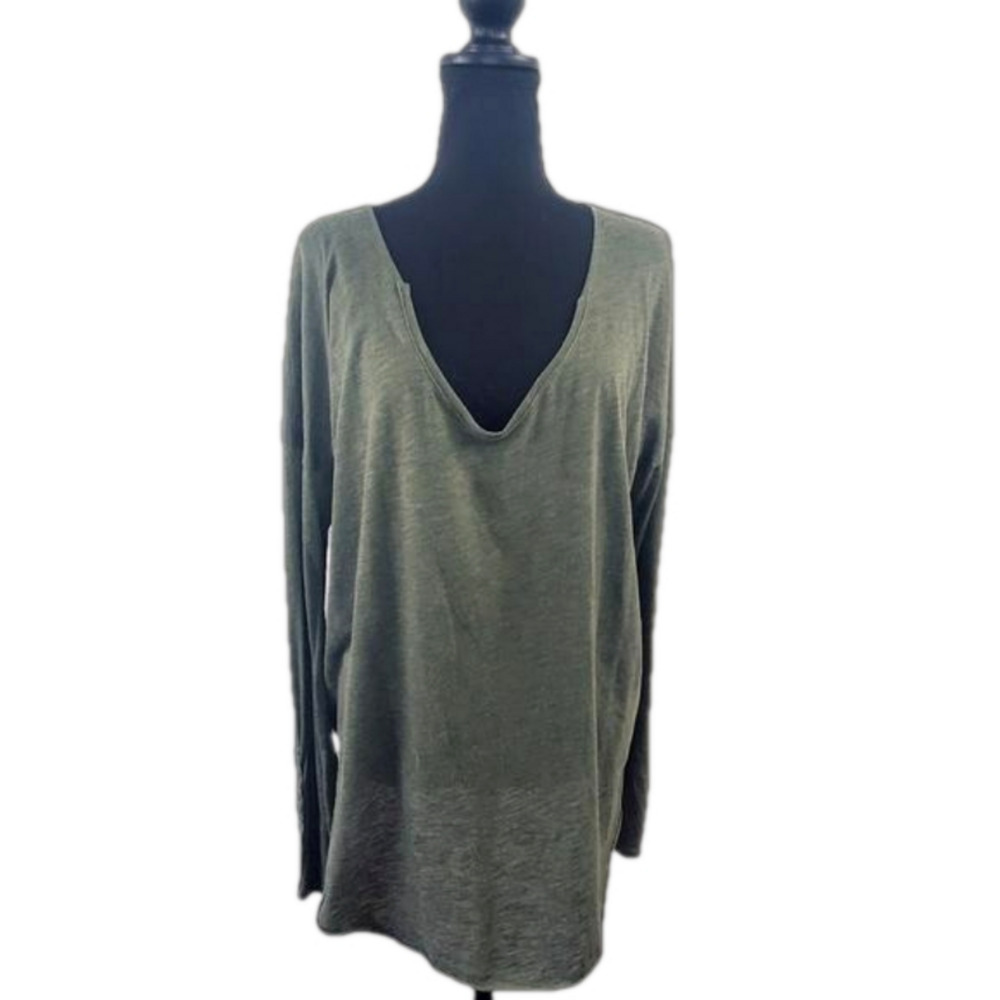 We the Free Sz M lightweight Green Long Sleeve Deep V-neck Raw Hem Neutral GUC